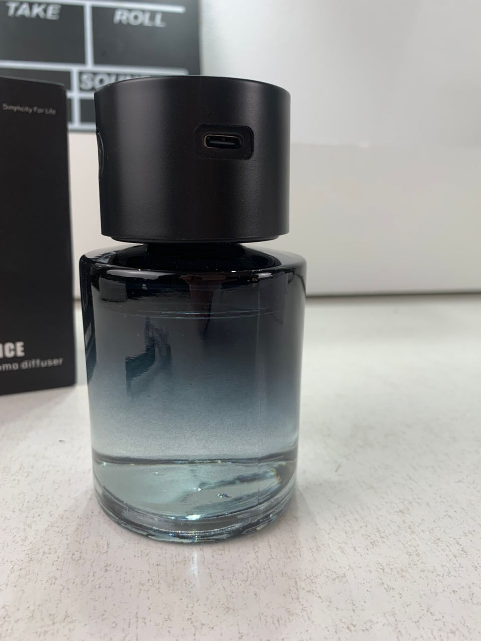 Diffuseur d’aromathérapie pour voiture avec lumière ciel étoilé – جهاز تعطير السيارة مع أضواء سقفية
