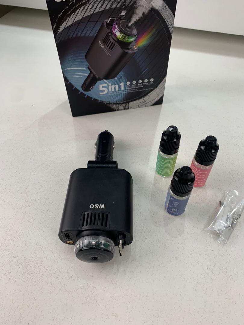 Chargeur voiture rétractable 5 en 1 avec aromathérapie et lumière des étoiles – شاحن سريع للسيارة مع معطر